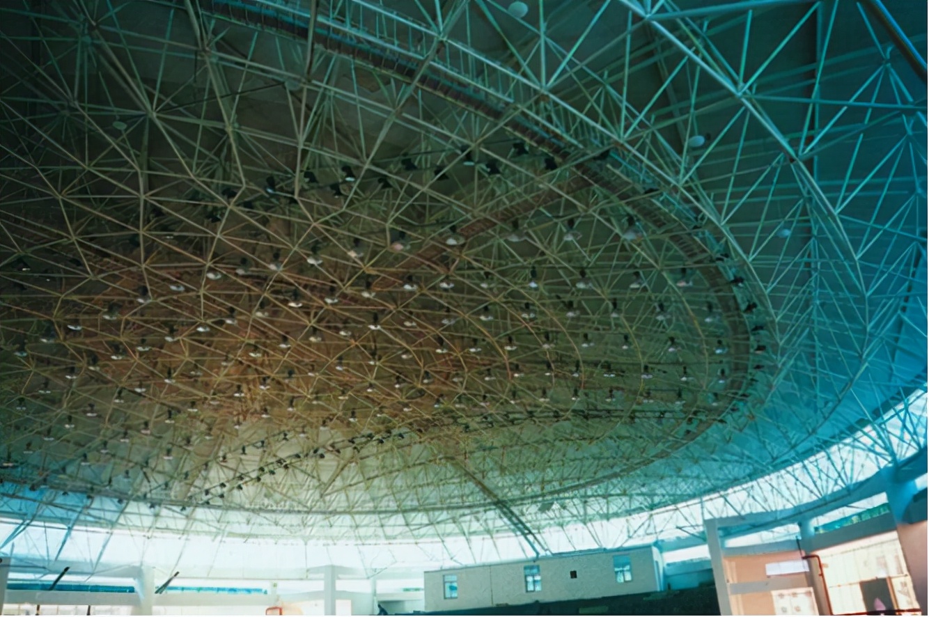 沈陽鋼結(jié)構(gòu)工程中的網(wǎng)架結(jié)構(gòu)中支座與支托設(shè)計(jì)要點(diǎn)